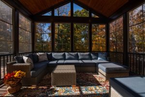 cozy,screened,porch,enclosure,with,contemporary,furniture,at,thanksgiving,holiday.